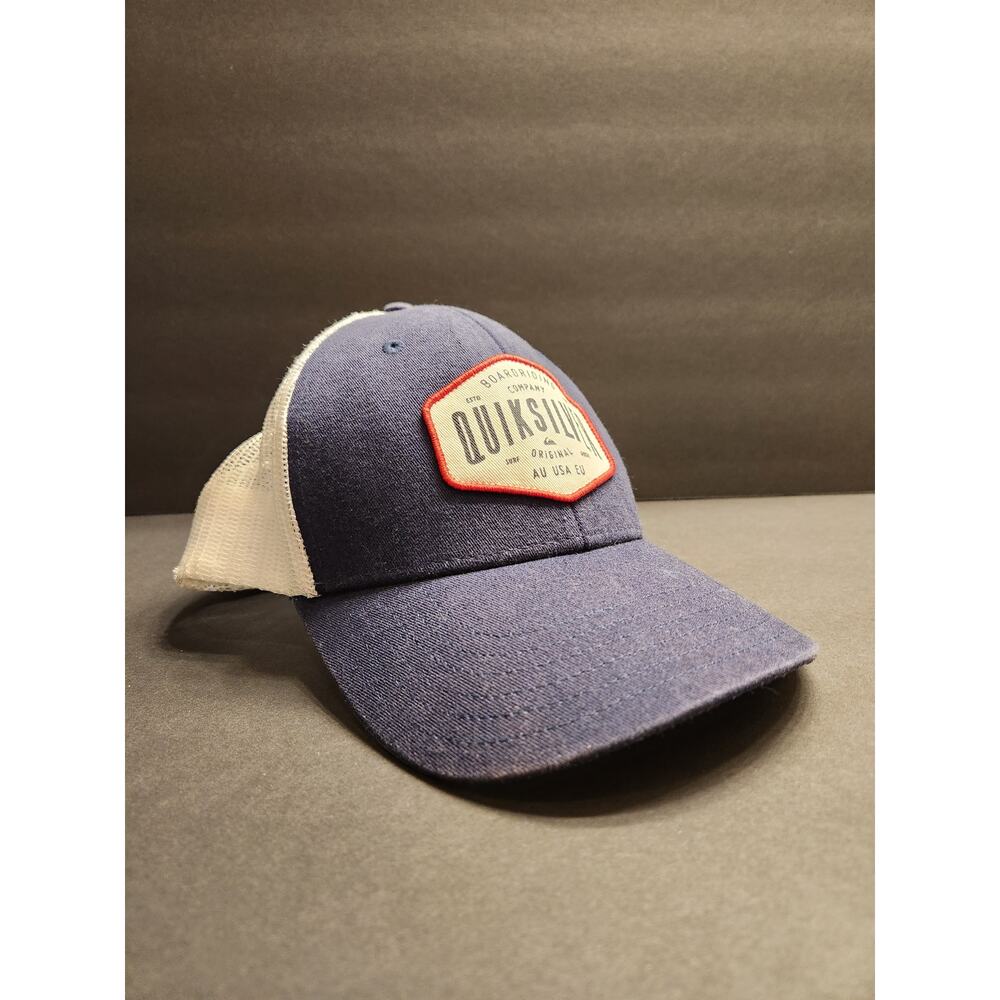 QUICKSILVER Original Red White Blue Mesh Snapback Cap Hat Surfing Surfboard LOGO